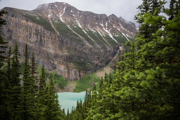 Erstaunlicher Lake Louise Banff National Park Alberta Kanada Bewölkt Tag — Stockfoto