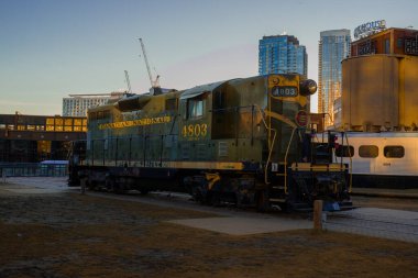  Toronto 'daki Roundhouse Park' taki Toronto Demiryolu Müzesi 'nde eski tren koleksiyonu. Toronto, Kanada 