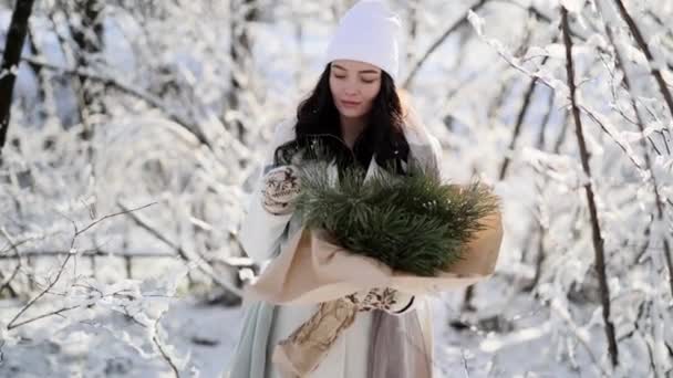 Happy Young Woman Stands Winter Forest Snow Covered Trees Sunny — Vídeo de stock