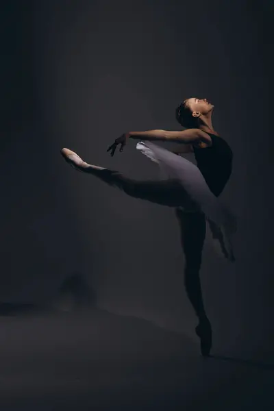 Jovem Bailarina Elegância Tutu Branco Sapatos Pontiagudos Realizando Pose Árabe Fotos De Bancos De Imagens