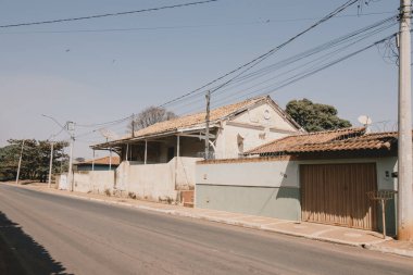 Bebedouro 'daki kırsal And Dağları mahallesi So Paulo, manzaralı manzaralar, sakin çiftlikler ve kırsal kesimde yaşamanın cazibesini yansıtan sakin bir atmosfer sergiliyor.