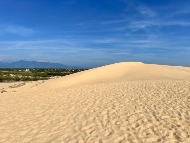 Nhan Trach kum tepeleri, Quang Binh, Vietnam 'da manzaralı bir yer.