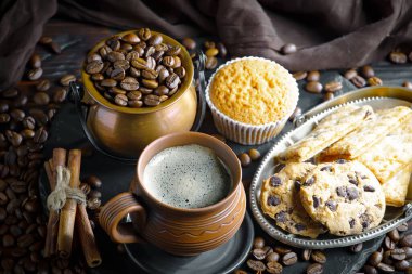 Kahve fincanındaki kahve fincanı, eski bir arka plan..