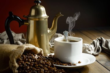 Kahve fincanındaki kahve fincanı, eski bir arka plan..