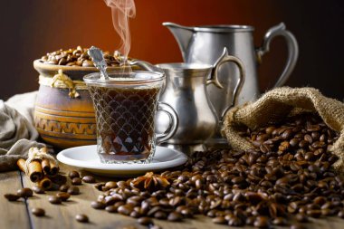 Kahve fincanındaki kahve fincanı, eski bir arka plan..