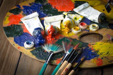 Çizim için boya ve fırça. Sanatsal yaratıcılık.