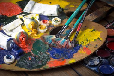 Çizim için boya ve fırça. Sanatsal yaratıcılık.