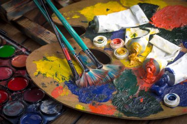 Çizim için boya ve fırça. Sanatsal yaratıcılık.