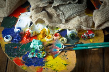 Çizim için boya ve fırça. Sanatsal yaratıcılık.