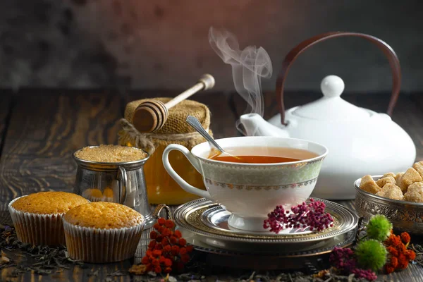 Горячий Сладкий Чай Чашке Старом Фоне — стоковое фото