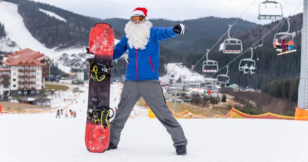 Homme Chapeau Père Noël Avec Snowboard Dans Une Station Ski — Photo