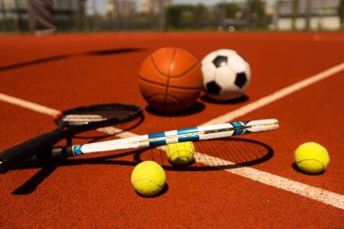 Sahada Çeşitli Spor Teçhizatlarının Yakın Çekimi.