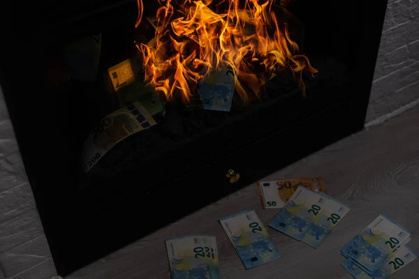 Dinheiro Arde Notas Euro Chamas — Fotografia de Stock
