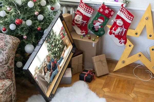 Weihnachtskomposition Mit Bild Unter Dem Weihnachtsbaum Dekoration — Stockfoto