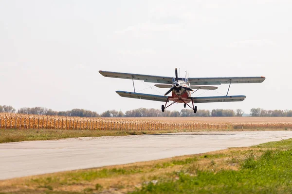 Petit Avion Léger Prêt Décoller Sur Terrain Aéroport — Photo