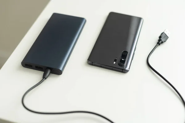 Kraftbank För Laddning Mobila Enheter Smartphone Laddare Externt Batteri För — Stockfoto