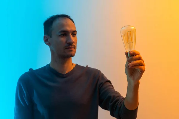 Affärsman Med Upplyst Lampa Koncept För Idén Innovation Och Inspiration — Stockfoto