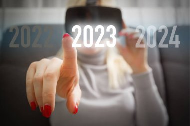 2023, sanal gerçeklik gözlükleri, geleceği, internet, finans ve internet üzerindeki megatrentler ile sanallaştırma teknolojisi