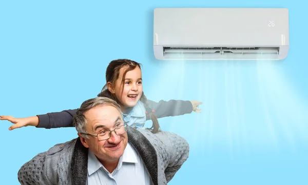 Gelukkige Familie Onder Airconditioning — Stockfoto