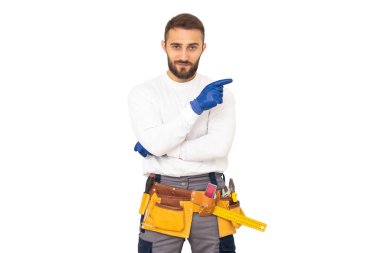 Neşeli genç işçi, teknoloji, inşaat.