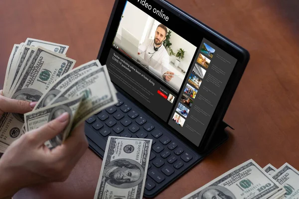 Chat Online Laptop Ganhar Dinheiro Internet — Fotografia de Stock