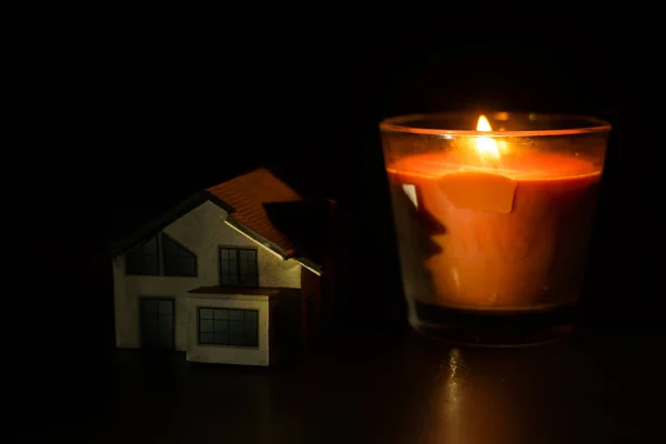 Brandende Kaars Onderwerp Onroerend Goed Vakantie Kerstcompositie Huis — Stockfoto