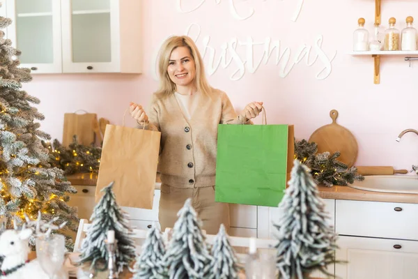 Woman Holding Delivery Packages Christmas — Stock Photo, Image