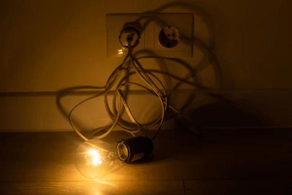 Une Ampoule Avec Cordon Allumé — Photo