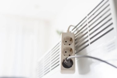 Modern elektrikli ısıtıcı evde.