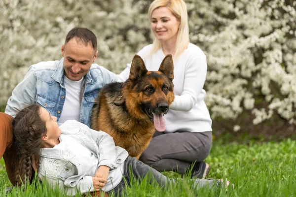 Happy Young Family Spending Time Outdoor — Stock Photo, Image