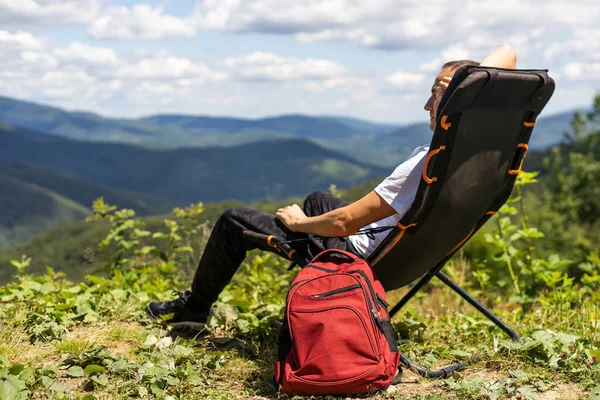 Idyllic Rural Scene Man Chilling Resting Hiking Sitting Chair Looking — Stock Photo, Image
