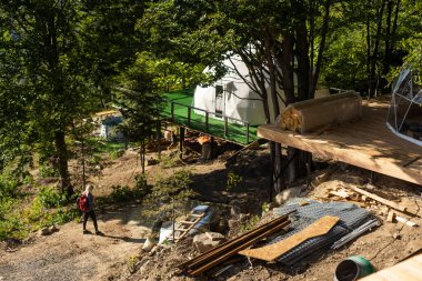 the master builds the dome, private and multi-storey buildings