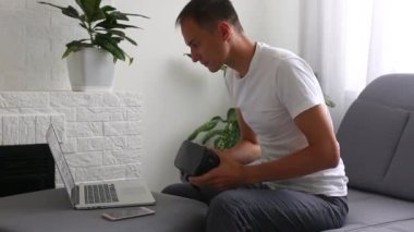 Stresli adam evde nöbet görevi olan