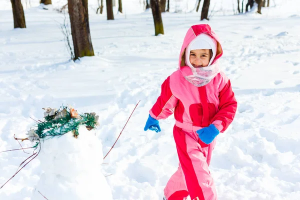 Little Girl Outdoors Winter Day — Foto de Stock