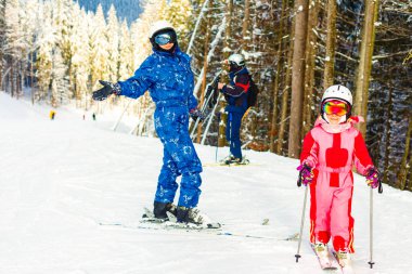 Sportif aile vakit kış tatil tatil sırasında görüntü