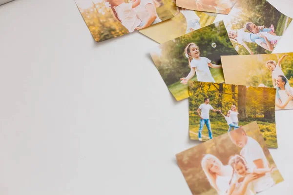 Printed Photos Family Summer Vacation Lying Desk — Stock fotografie