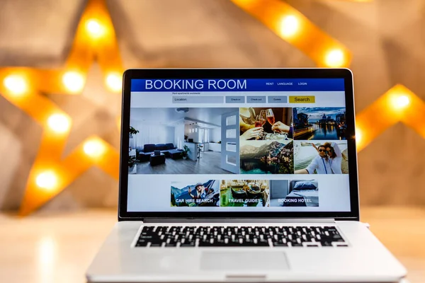 Travel Booking Hotels Flights Reservation Screen Computer — 图库照片