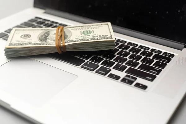 Visualize Sucesso Financeiro Com Dinheiro Teclado Laptop Perfeito Para Empresas — Fotografia de Stock