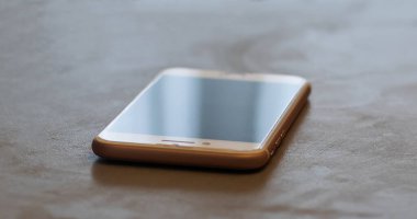 Masada cep telefonu var..