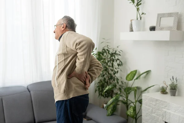 Caucasian Old Senior Elderly Unhealthy Sickness Grey Male Grandpa Sofa — Foto Stock