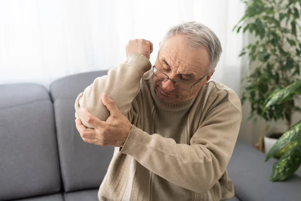 Elderly Man Suffering Pain Mans Shoulder Extremely Painful Held His — Foto Stock