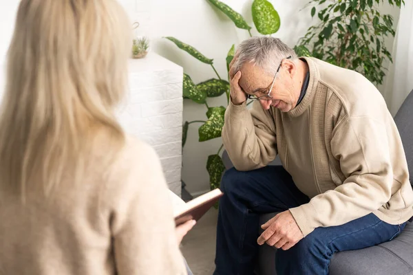 Caregiver Psychologist Console American Senior People Mental Health Geriatric Psychology — Foto Stock
