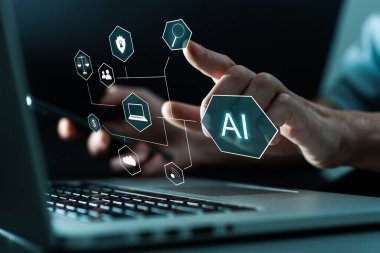 Çevrimiçi ağ, robot uygulaması ve küresel bağlantı, yapay zeka, yenilik ve teknolojiye erişim sağlamak için dijital sohbet robotuna elle dokunmak.