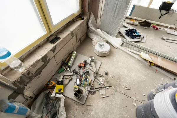 Narzędzia Naprawy Mieszkania Ściany Mieszkaniu Jest Trakcie Budowy Przebudowy Renowacji — Zdjęcie stockowe