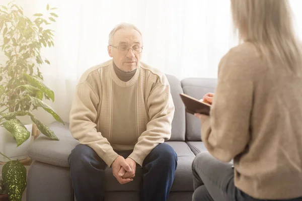 Caregiver Psychologist Console American Senior People Mental Health Geriatric Psychology — Stockfoto