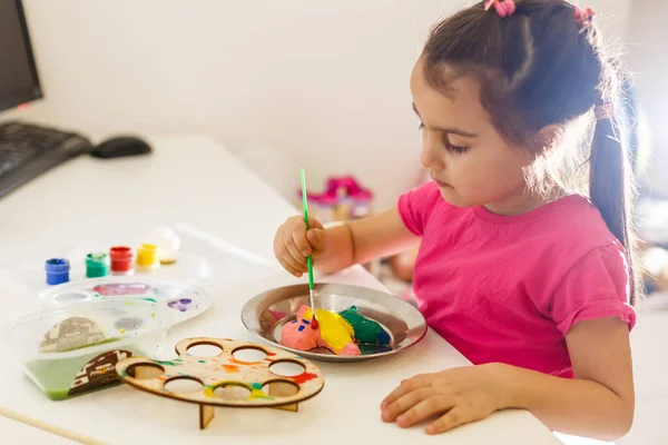 Little Girl Paints Toy Fox Made Clay Diy Concept — Fotografia de Stock