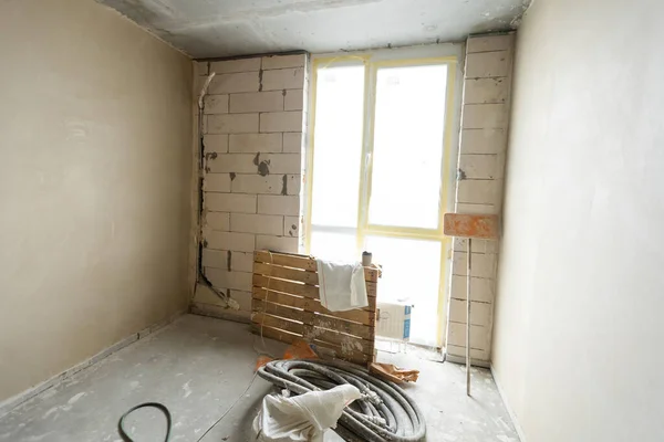 公寓维修工具 墙壁正在建造 修复和重建中 — 图库照片