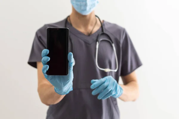Doktor Cep Telefonu Sağlık Konsepti Sağlık Konsepti Beyaz Ekran Bir — Stok fotoğraf