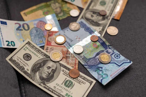 Contexte Différents Billets Pièces Monnaie Dollars Euros Roubles Autres Devises — Photo