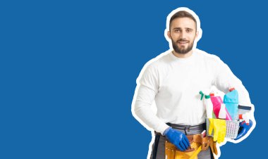 kişi mavi renk arkaplanını izole etti.